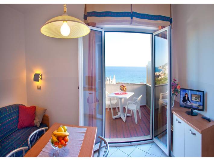 Ferienwohnung für 5 Personen, mit Kinderpool und Pool sowie Balkon, mit Haustier in Pietra Ligure Gemeinde - 4