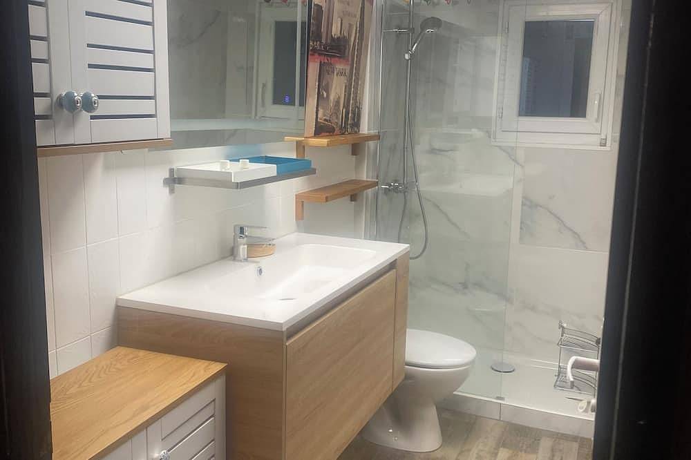 Entire apartment, 8-bed 2-bathroom apartment in the heart of the village in Formiguères, Prades region