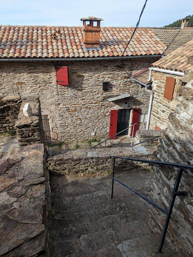 Location de vacances pour 3 personnes, avec terrasse et vue, animaux acceptés à Chambon (Gard) - 4