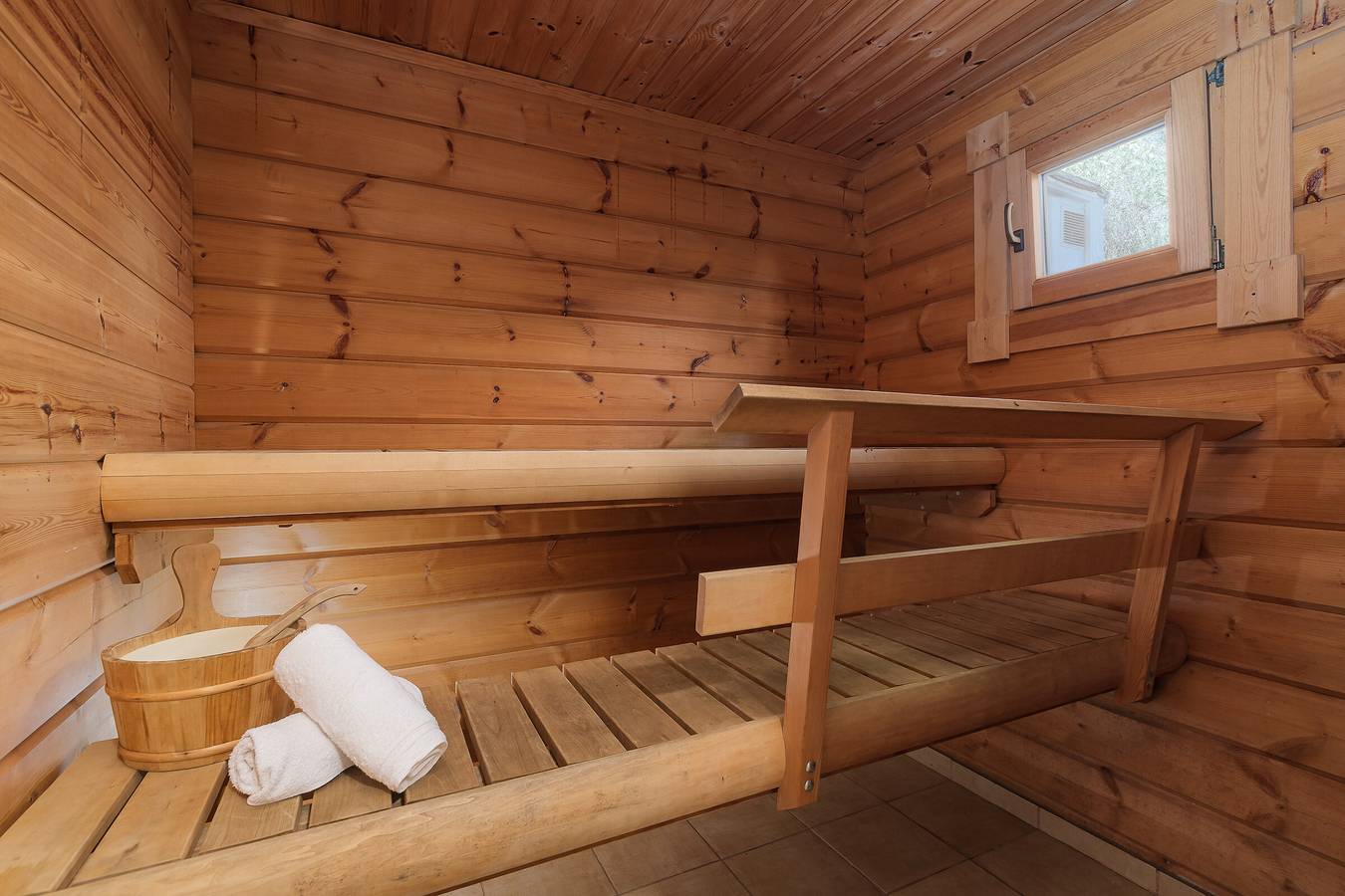 Casa de vacaciones 'Finland House Barcelona' con vistas al mar, Wi-Fi y aire acondicionado in Vallromanes, Provincia de Barcelona