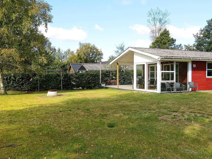 Ferienhaus für 4 Personen, mit Terrasse in Hou