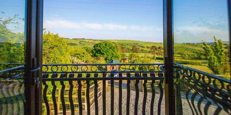 Apartamento vacacional entero, Stylish Woodland Retreat with Balcony Views in Condado de Wexford