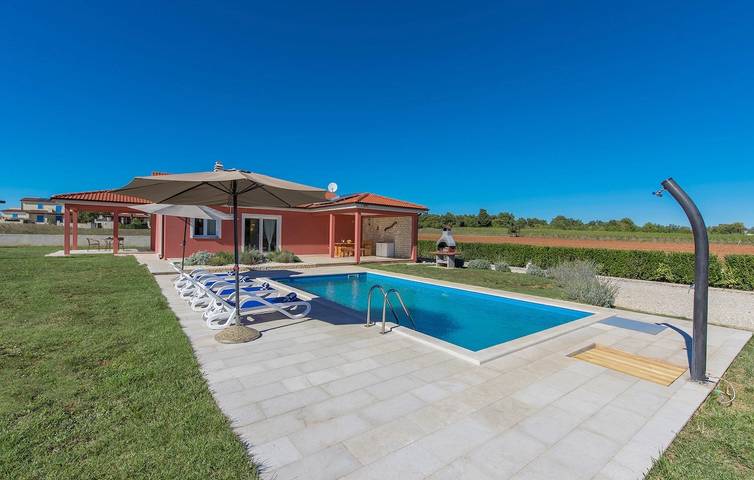Villa pour 7 personnes, avec piscine et jardin, animaux acceptés à Barban - 4