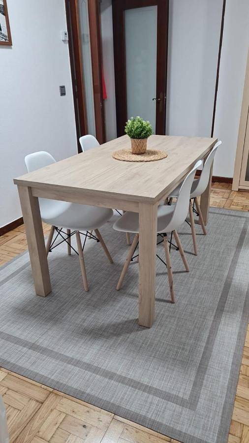 Apartamento para 5 personas, con terraza en Torrelavega