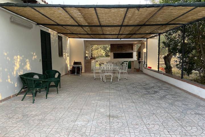 Casa vacanza per 5 persone, con giardino e terrazza, con animali domestici in Rosolini