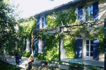 Agriturismo für 17 Personen, mit Garten und Whirlpool in der Provence