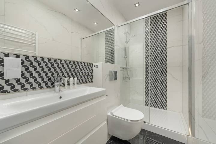 Entire apartment, Elegant Apartment with 3 Bedrooms | 2 Parking Places | Balcony in Wrocław, Lower Silesia