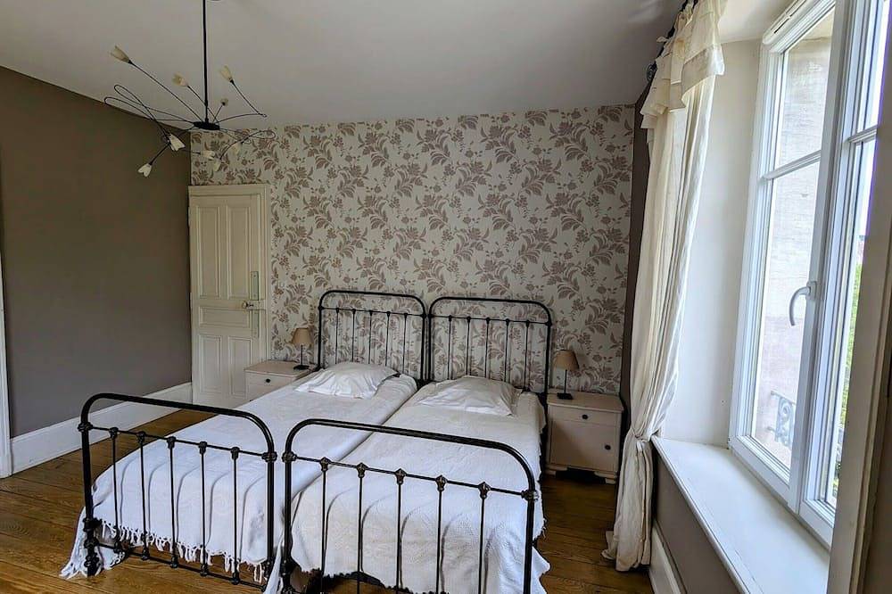 Charming 5-Bedroom House with Large Garden, Terrace, and Authentic Decor in Le Val-d'Ajol in Le Val-d'Ajol, Parc naturel régional des Ballons des Vosges