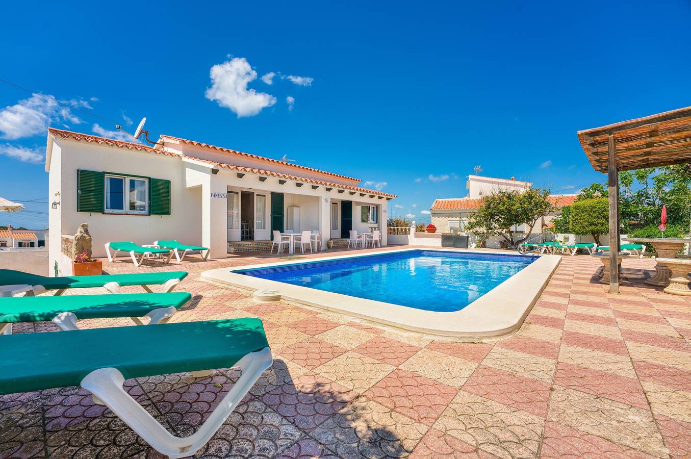 Familienfreundliches Ferienhaus "Villen Vanessa & Ruth" mit Pool und Terrasse in Cala en Porter, Alaior Gemeinde