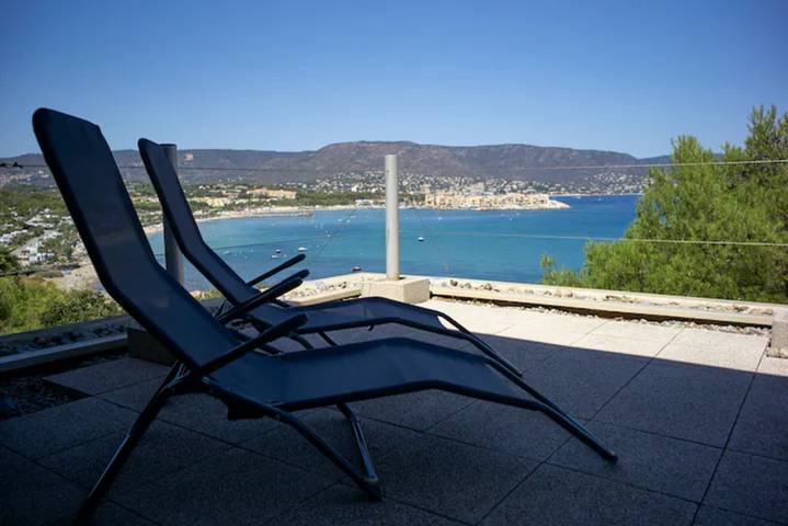Ganze Wohnung, Ferienwohnung 'Accès Direct À La Mer' mit Meerblick, privater Terrasse und Wlan in Bormes-les-Mimosas, Parc national Port-Cros