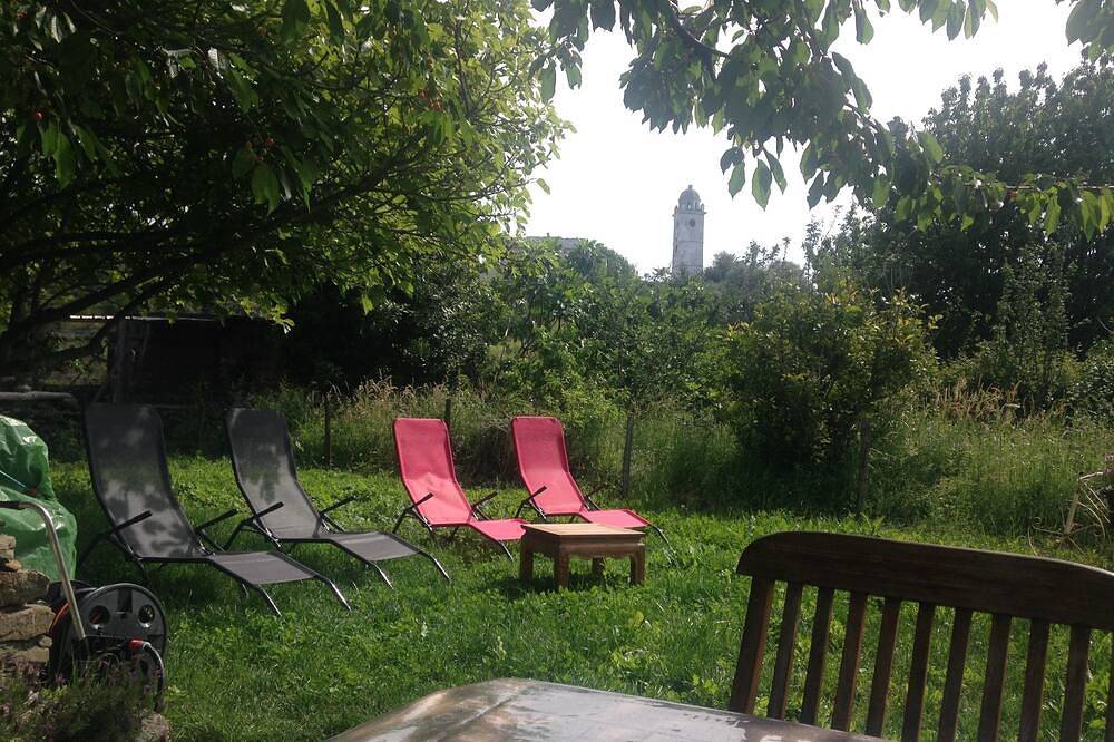 Maison avec terrasse et jardin. in Canari, Cap Corse