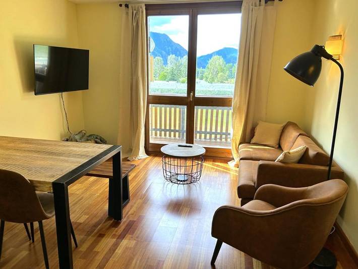 Apartamento de vacaciones para 4 personas, con balcón y vistas, Se admiten mascotas en Pallars Sobirà
