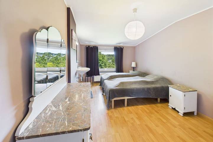 Location de vacances pour 8 personnes, avec jardin et balcon à Bertrix - 2