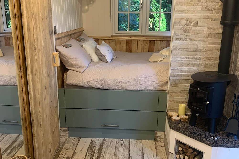 The Hut at Belle Vue in Leigh, Grand Manchester