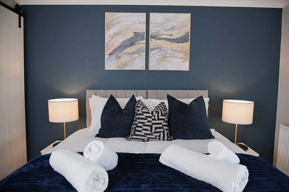 Stylish 3-Bed • Hot Tub • Free Parking • Contractors in Colchester, Essex