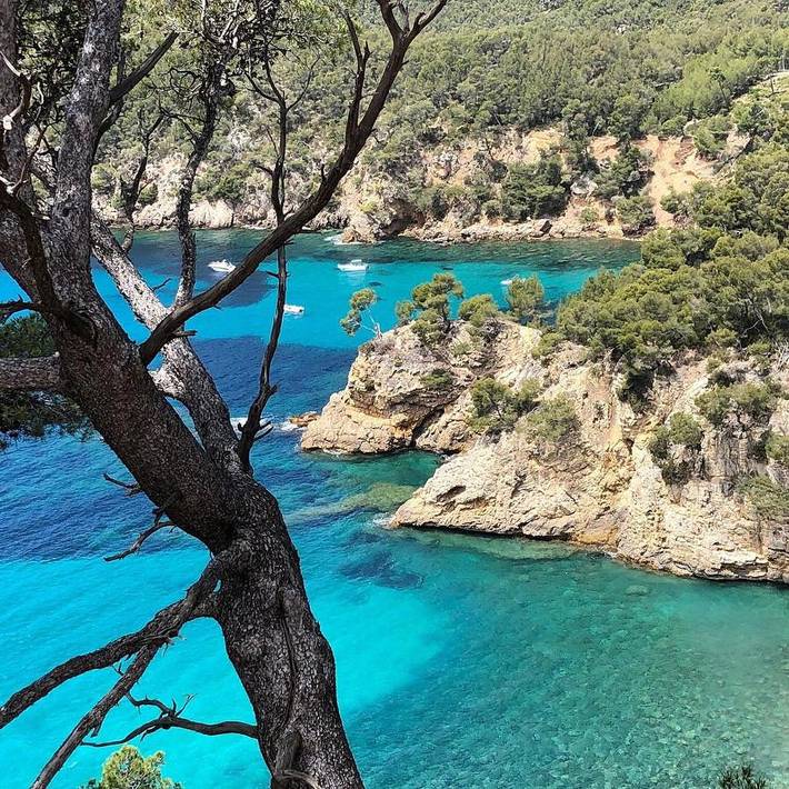 Maison d’hôte pour 2 personnes, avec Terrasse et Jardin ainsi que Piscine et Vue à Saint-Cyr-sur-Mer