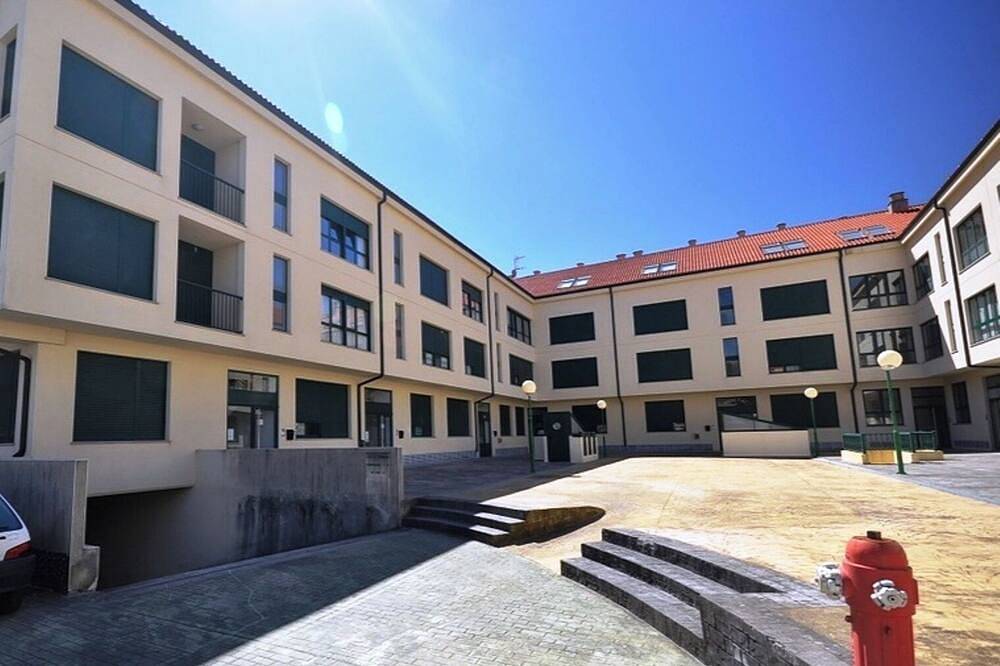 Entire apartment, Cozy penthouse by the sea and mountains in O Pindo, Carnota