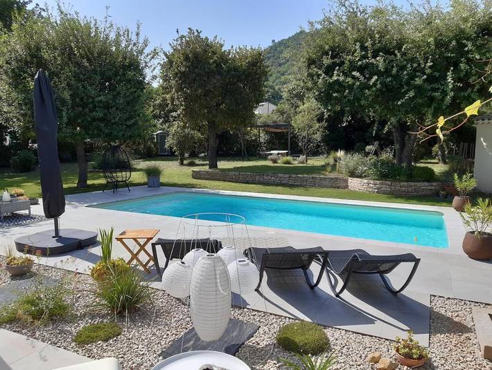 Location de vacances pour 2 personnes, avec jacuzzi ainsi que jardin et piscine à Saint-Paul-Trois-Châteaux - 4