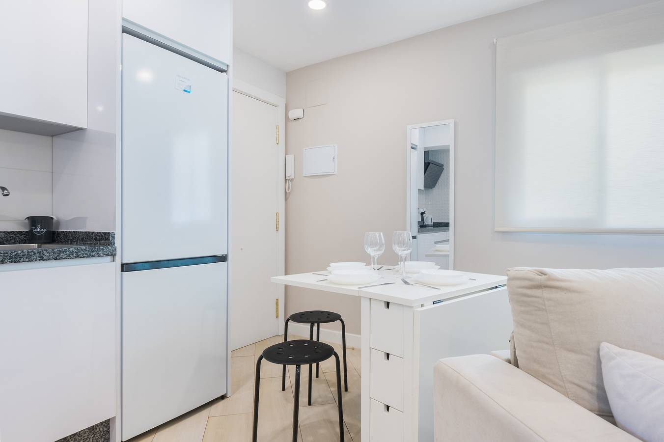 Geheel appartement, Appartement 'Fedriani' met Wi-Fi en airconditioning in Central Seville, Sevilla