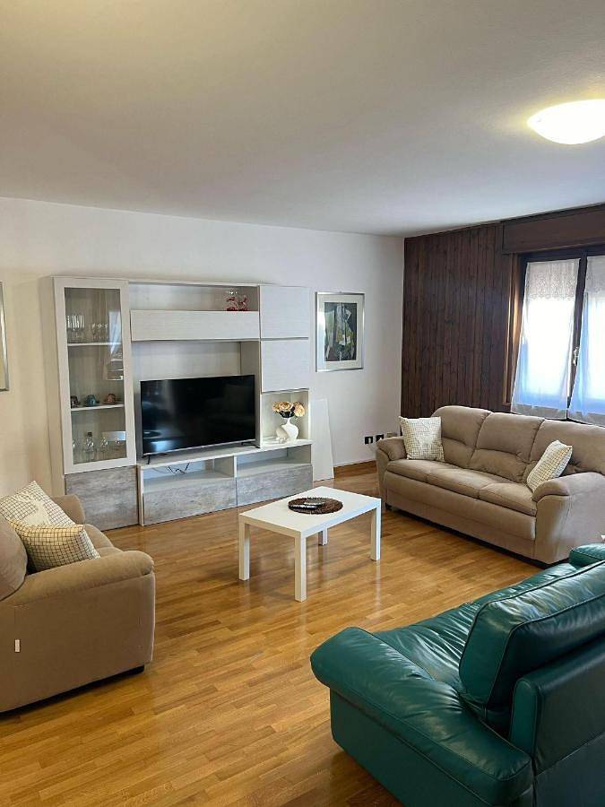 Appartamento per 6 persone, con balcone a Borno