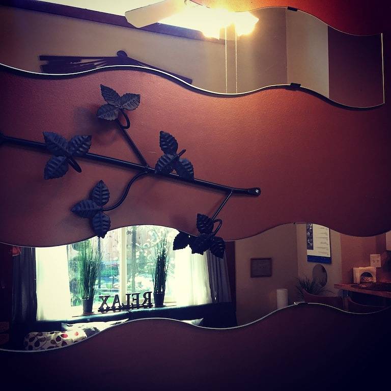 Alberta Arts Winziger roter Edelstein in Portland, Multnomah County