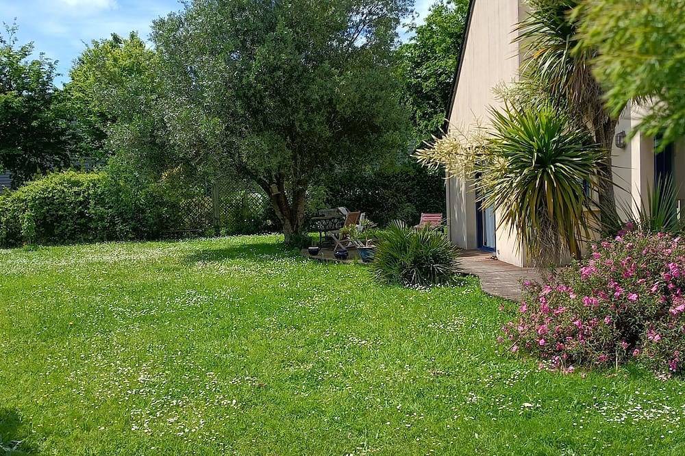 Arradon Brittany : oh the beautiful holidays ! 2 minutes from Gulf of Morbihan, in Arradon, Côte des Mégalithes