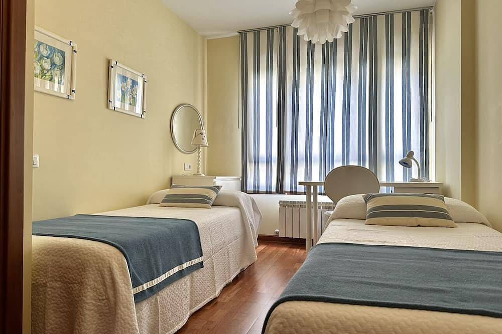 Entire apartment, Vut-5236-As 7 minutes walk from the center of Llanes with views to the Cuera in Llanes, Costa Verde (Spain)