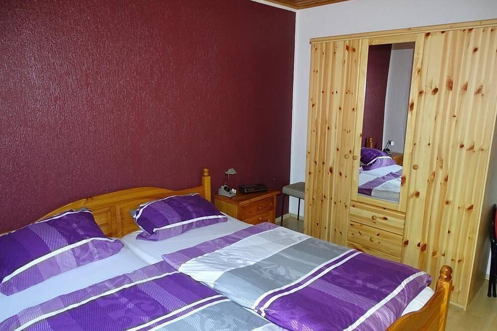 Ganze Wohnung, 2-Bett-Ferienwohnung - Mosel - Ferienwohnungen Weber-Mans in Burg Eltz, Wierschem