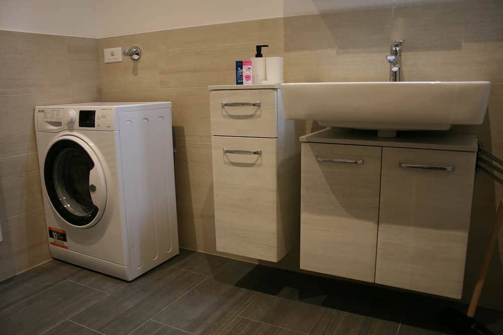 Ganze Wohnung, Residence Weinberg 8, moderne Ferienwohnung mit gewissem Extra in Nals, Nonsberggruppe