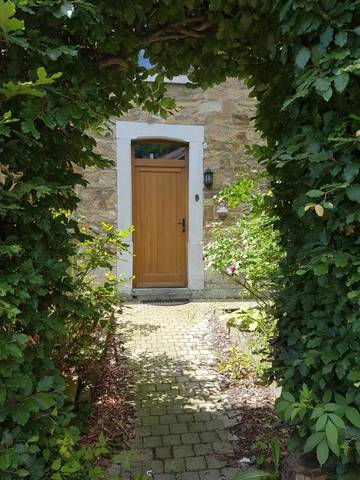 Gîte pour 10 personnes, avec jardin ainsi que vue et sauna à Braives