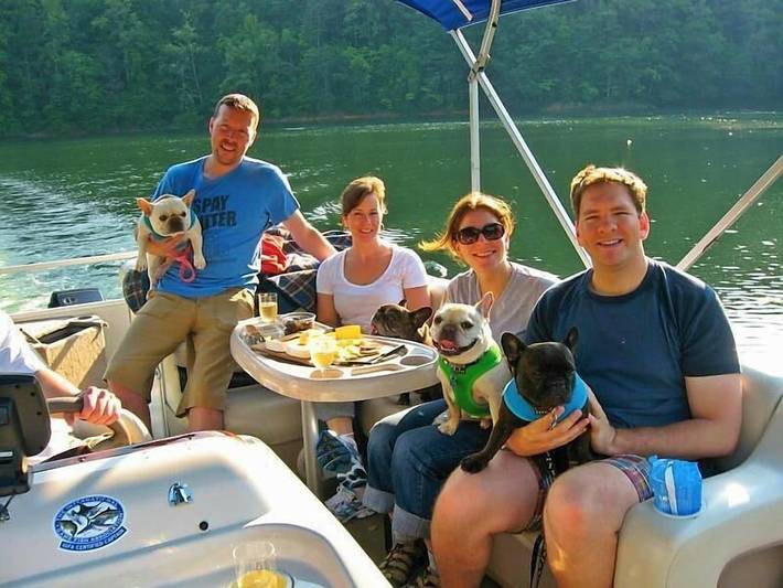Log cabin for 8 people, with pets in Fontana Lake