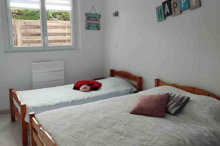 Gîte pour 5 personnes, avec terrasse et jardin dans Plage de la Grière - 4