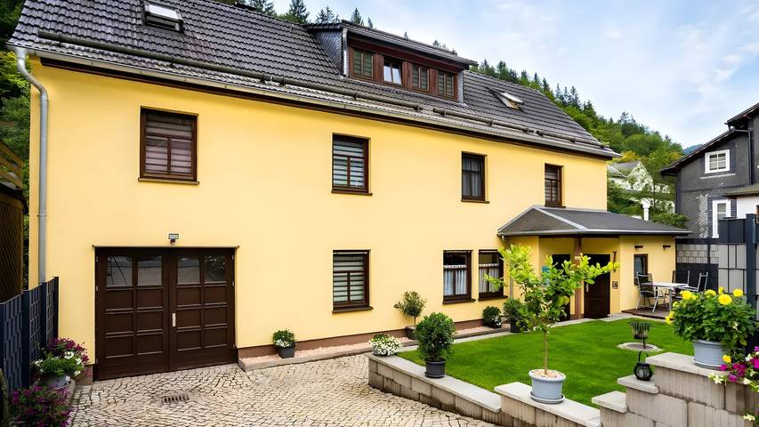 Ferienwohnung für 4 Personen, mit Garten im Thüringer Wald