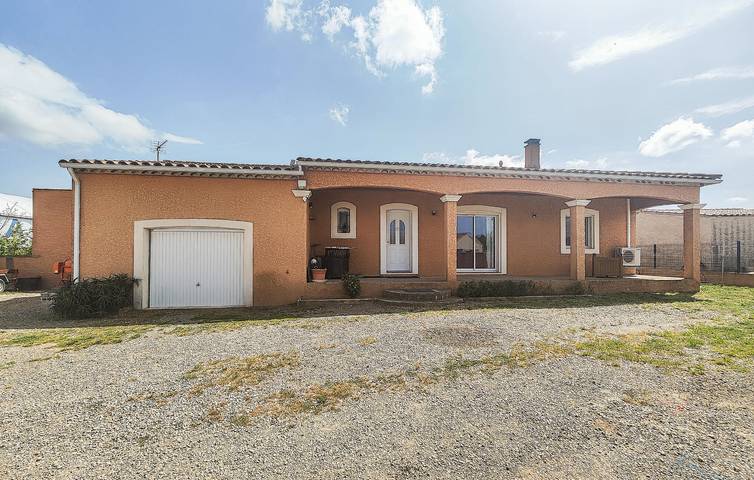 Location de vacances pour 8 personnes, avec jardin ainsi que piscine et terrasse à Olonzac