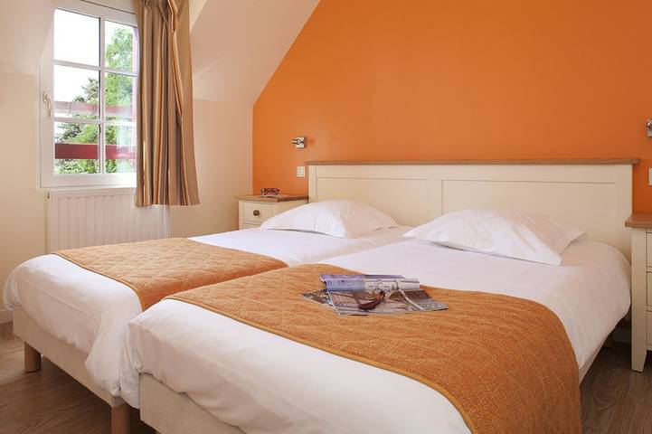 Village vacances pour 4 personnes, avec Jacuzzi et Terrasse ainsi que Piscine et Sauna en Bretagne - 2