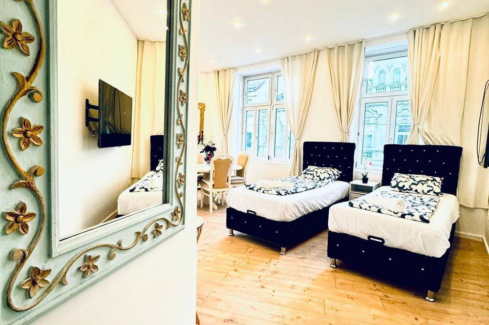 Ganze Wohnung, Spacious Room 11-Min Stroll to Atzgersdorf Park in Liesing, Wien