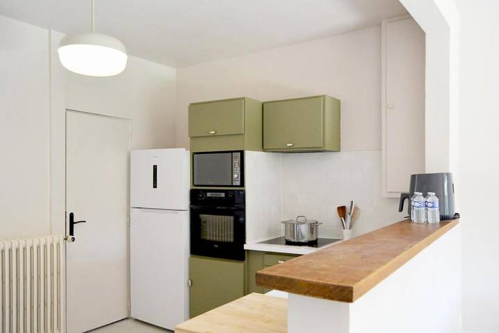 Location de vacances pour 12 personnes, avec jardin et vue ainsi que piscine et balcon à Auneau - 4