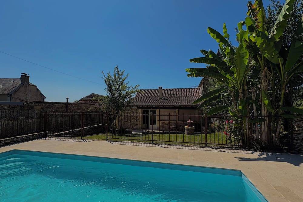 Maison Traditionnelle Avec Piscine à la Campagne, en Plein Cœur du Périgord Noir in Saint-Geniès, Périgord Noir