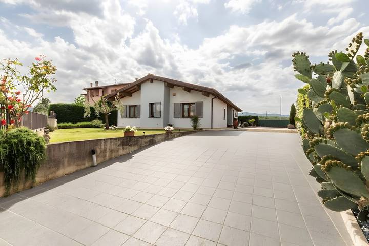 Villa per 8 persone, con Giardino
