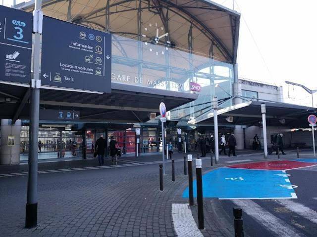 Massy Tgv Appart Suite Citea Affaires-Tourisme in Massy, Essonne
