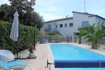 Location de vacances pour 4 personnes, avec balcon ainsi que sauna et jardin à Bordezac