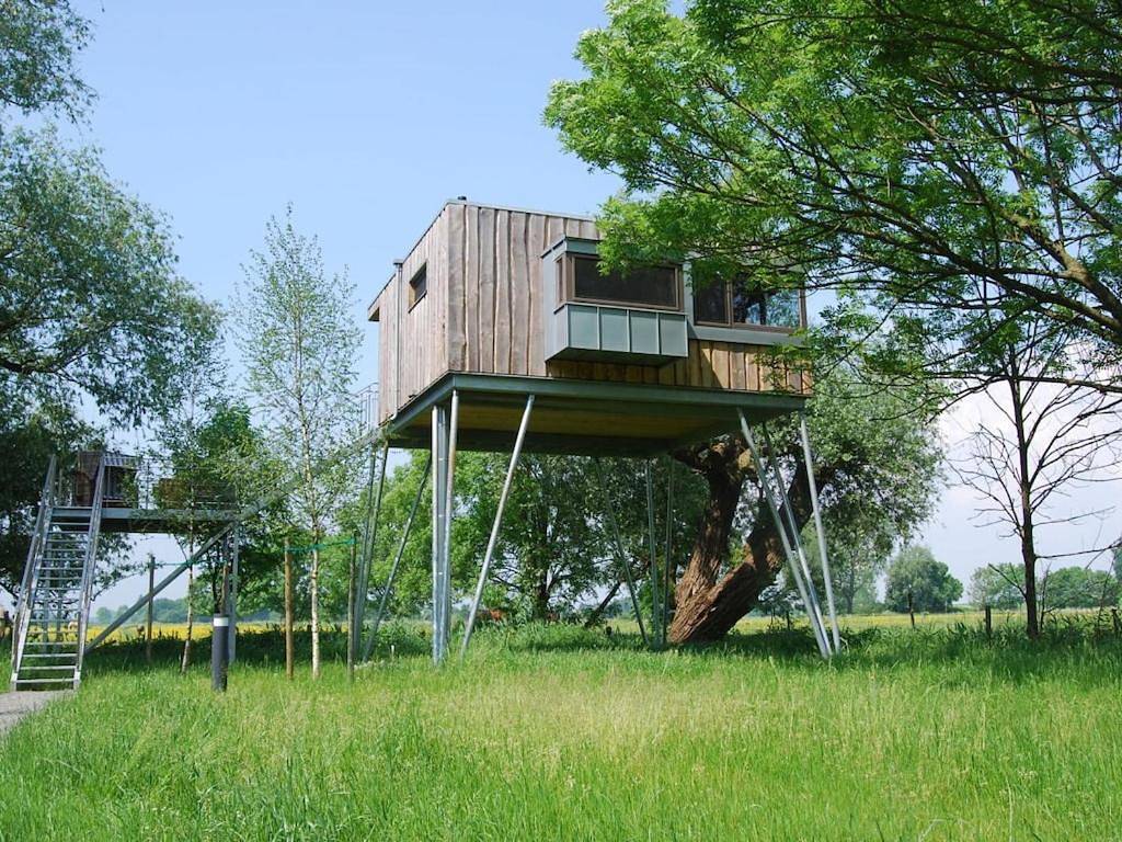 Baumhaus Lotti Comfortable holiday residence in Drochtersen, Cuxland