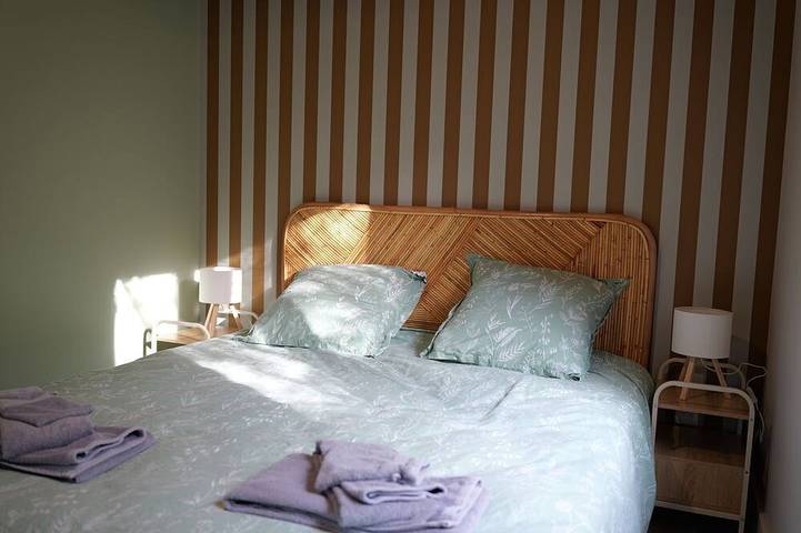 Location de vacances pour 6 personnes, avec jardin et terrasse à Ronno - 2