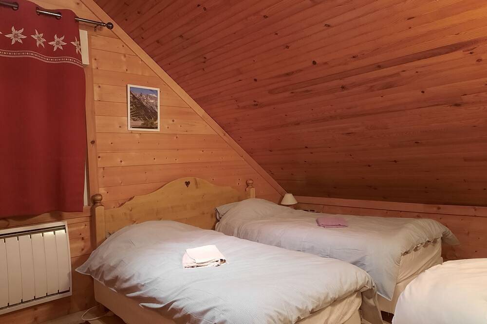 Chalet Le Petit Catelan 5p-9p à 5 min remontées mécaniques via Eau d'Olle Expres in Le Bourg-d'Oisans, Parc national des Écrins