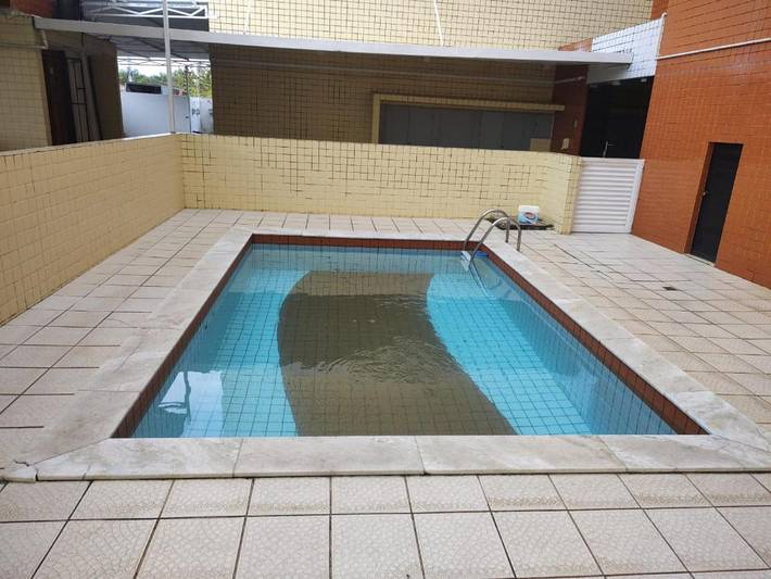 Casas e apartamentos de temporada para 4 pessoas, com terraço e piscina em Bessa
