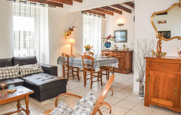 Charmant appartement à 2 km du centre ville avec jardin in Plouguiel, Côte de Granit Rose