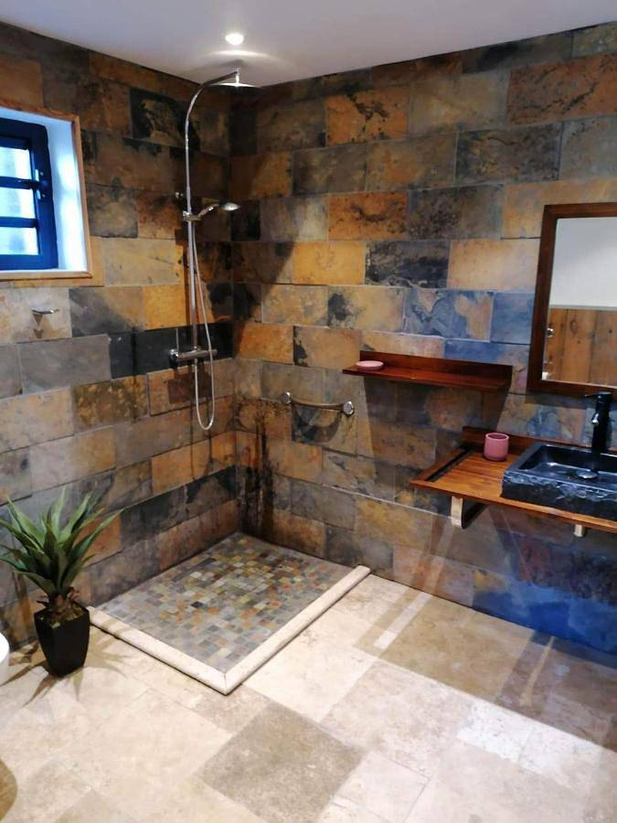 Chambre d’hôte pour 2 personnes, avec piscine ainsi que vue et jardin à La Possession - 4