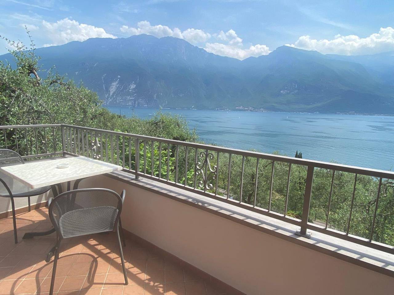 Hel lejlighed, Residenz Villa Gianna Dreizimmer-Wohnung mit Seeblick für 3 Personen in Limone sul Garda, Garda-Fjellene
