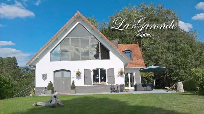 Chambre d’hôte pour 4 personnes, avec Terrasse ainsi que Jardin et Vue dans Berthen