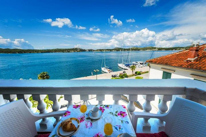 Maison d’hôte pour 3 personnes, avec Terrasse et Vue à Šibenik